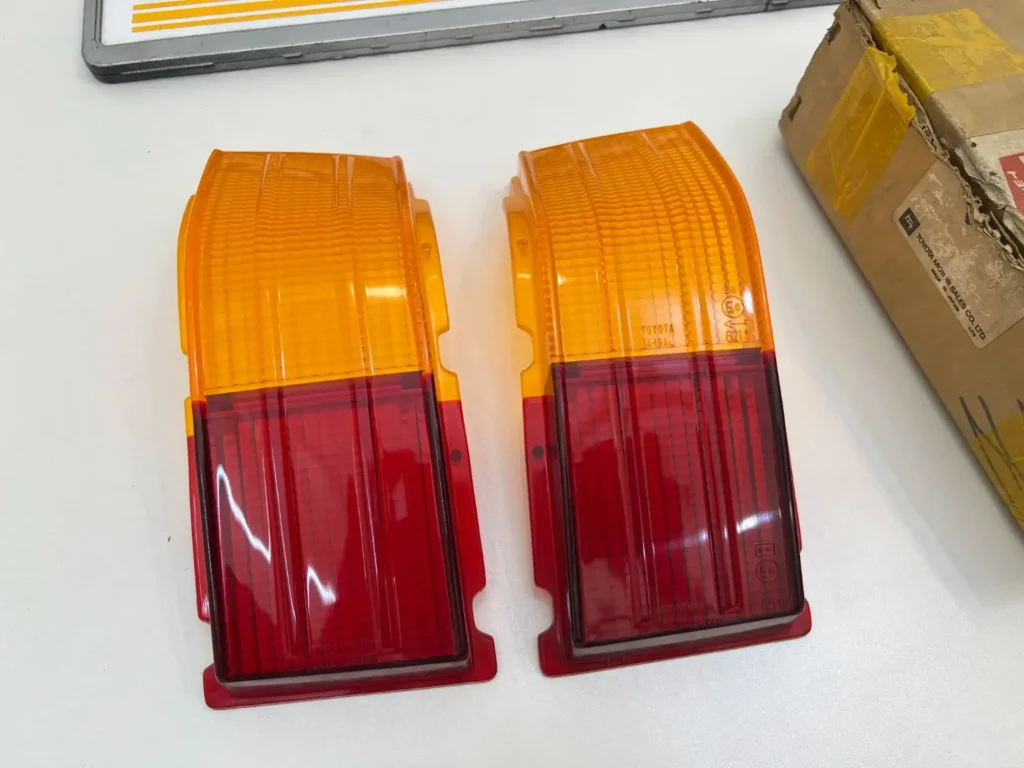 Toyota Carina Ta10 ta12 1970 - 1977 tail light lenses pair (3)