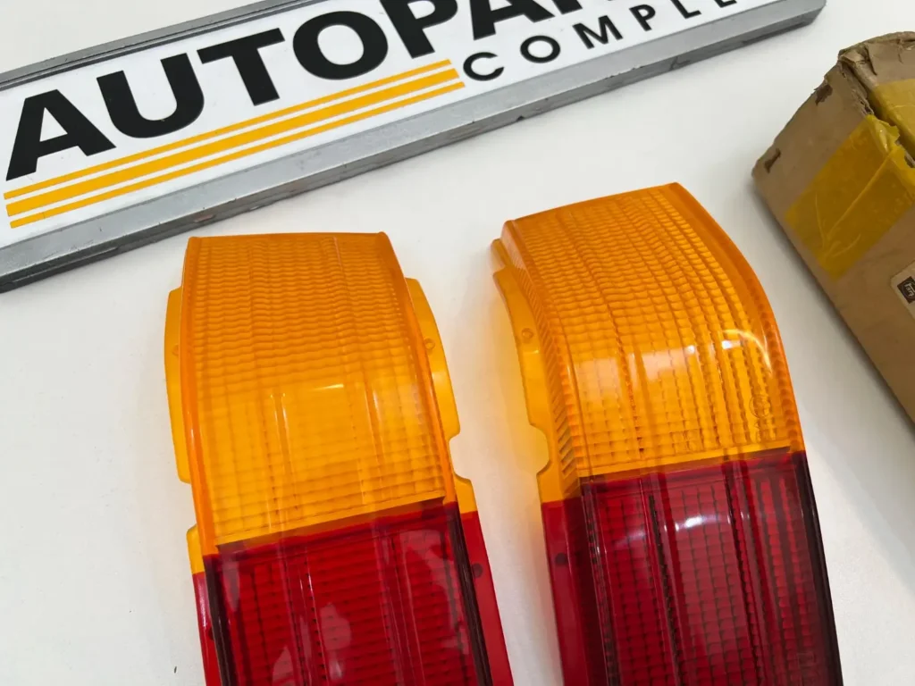 Toyota Carina Ta10 ta12 1970 - 1977 tail light lenses pair (4)