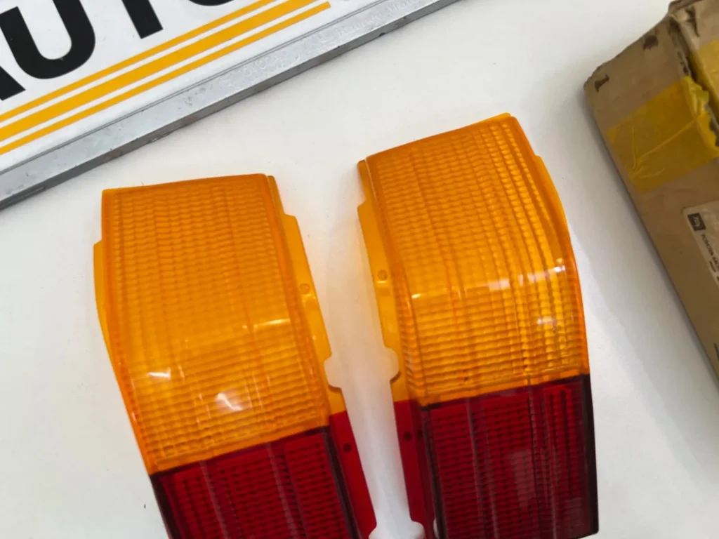 Toyota Carina Ta10 ta12 1970 - 1977 tail light lenses pair (8)