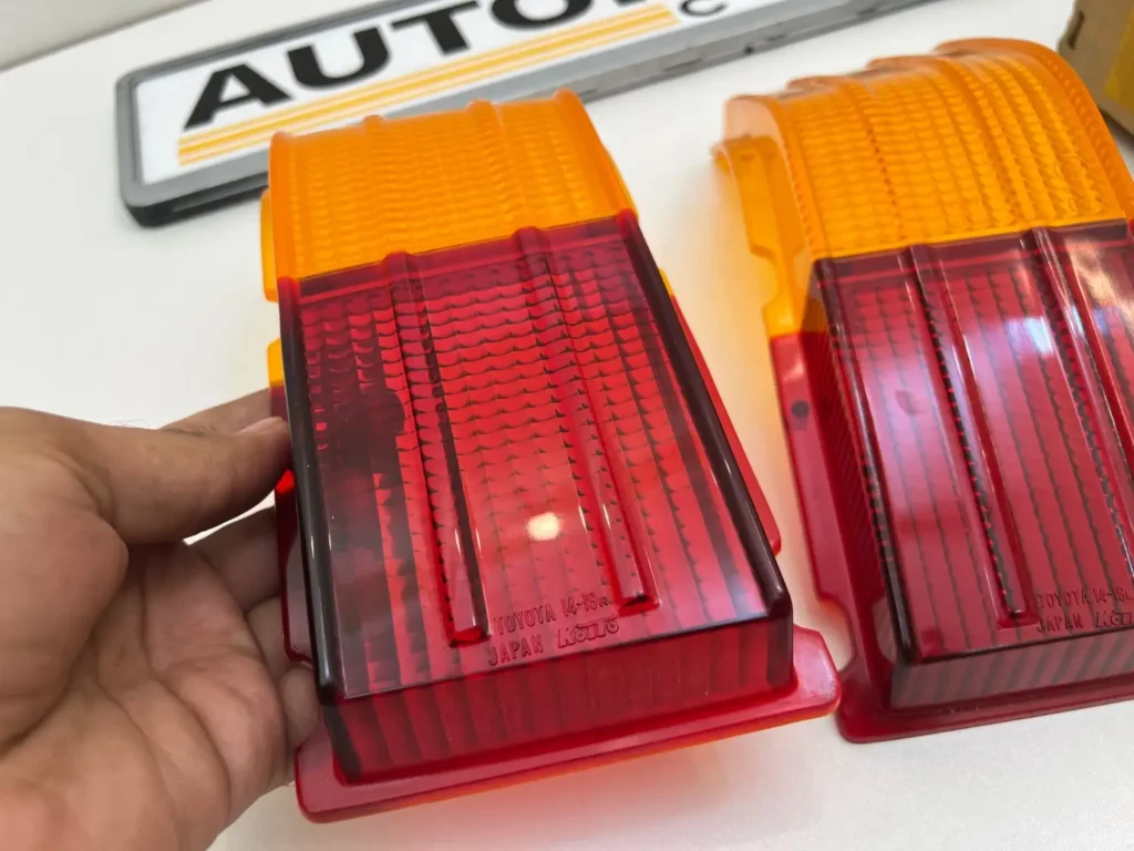 Toyota Carina Ta10 ta12 1970 - 1977 tail light lenses pair (9)