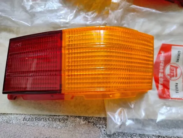 Toyota Carina Ta10 ta12 1970-77 tail light lenses pair (L+R) 2