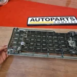 Toyota Crown 1987-1990 s130 radiator grille.7