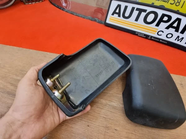 Toyota Hilux 1981 1982 1983 2WD front bumper end caps 2