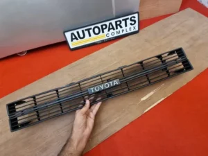 Toyota Starlet kp60 1980 1981 1982 mk2 grille 1