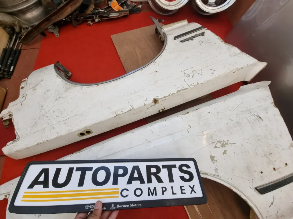 Toyota crown MS110 LS110 1979 1980 1981 1982 1983 hardtop front fenders pair 6