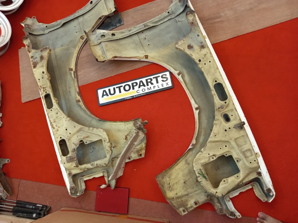 Toyota crown MS110 LS110 1979 1980 1981 1982 1983 hardtop front fenders pair 8