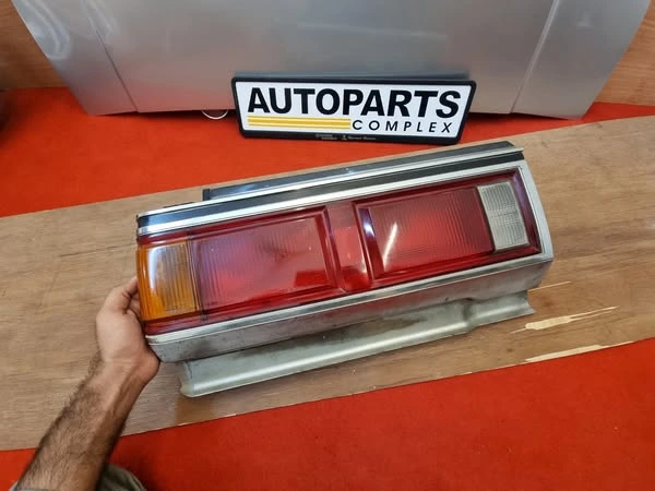 Toyota crown MS110 MS112 GS110 tail light left side 1