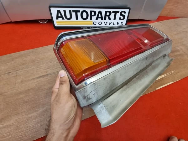 Toyota crown MS110 MS112 GS110 tail light left side 2