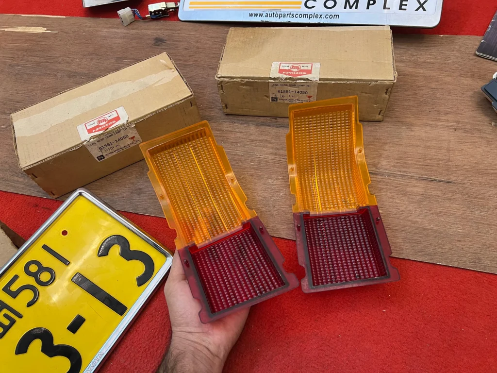 oyota Carina Ta10 ta12 1970 – 1977 tail light lenses pair (5)