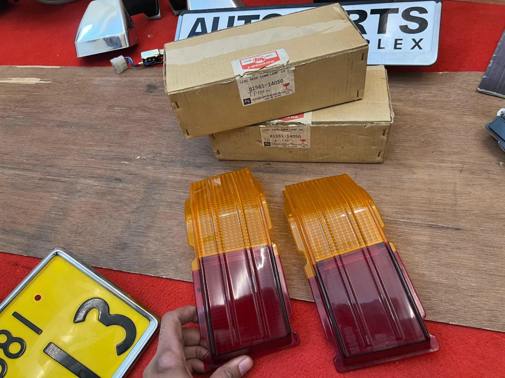 oyota Carina Ta10 ta12 1970 – 1977 tail light lenses pair (6)