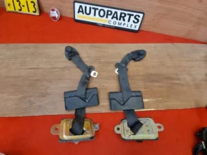 Corolla 1979 ke55 ke36 ke30 front seat belts1