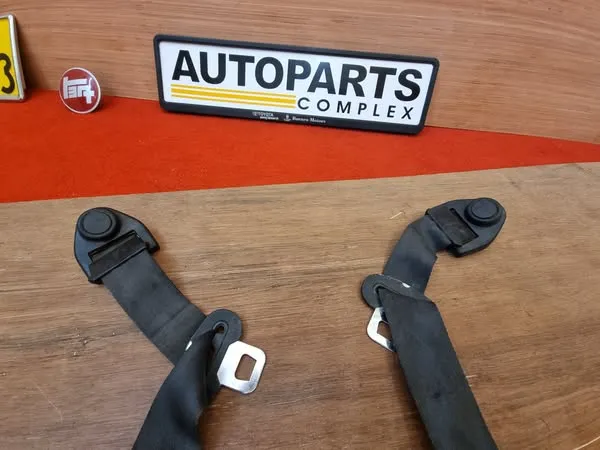 Corolla 1979 ke55 ke36 ke30 front seat belts2