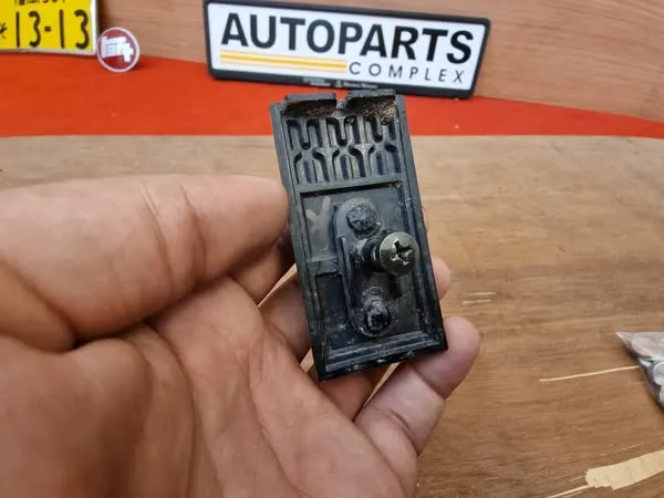 Corolla 1980 ke70 te72 Quadlights grille C XXX badge 4