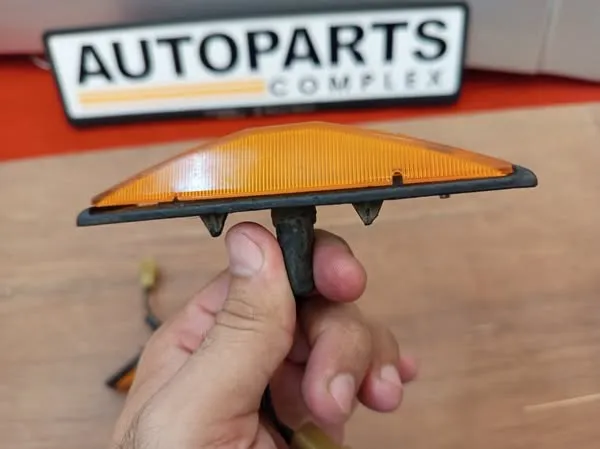 Corolla ke70 Ae70 JDM OEM fender indicators 4