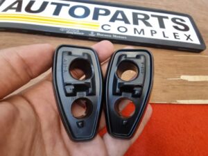 Corolla ke70 Ae70 Te71 GT fender mirrors base plastic piece1