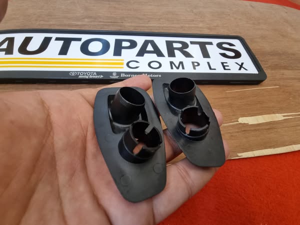Corolla ke70 Ae70 Te71 GT fender mirrors base plastic piece2