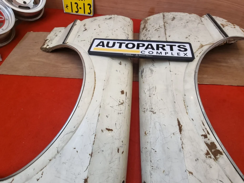 Cressida Mx32 Rx30 Mx41 front fenders pair 5