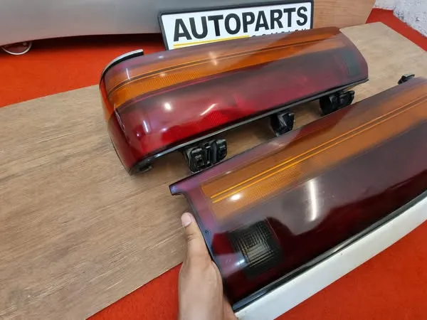 Crown S130 1987 1988 1989 1990 tail lights pair 3