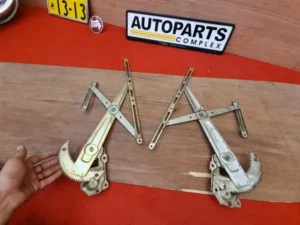 Hilux pickup 1979-1983 Rn36 Rn40 Ln46 window regulator pair 1