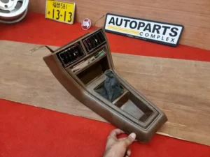 Ke55 ke35 ke36 ke30 Te51 corolla 1976 - 1979 center console1