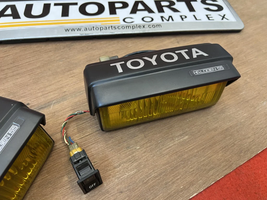 Toyota AE86 retractable Auto-Cover fog lamps (10)