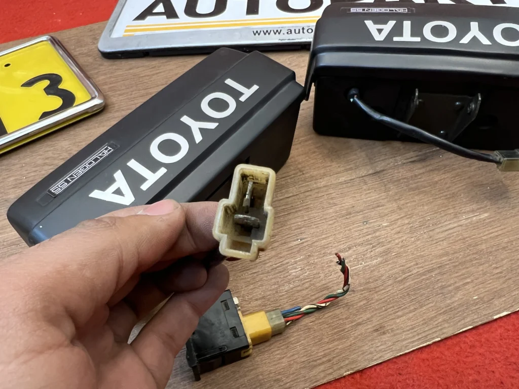 Toyota AE86 retractable Auto-Cover fog lamps (13)