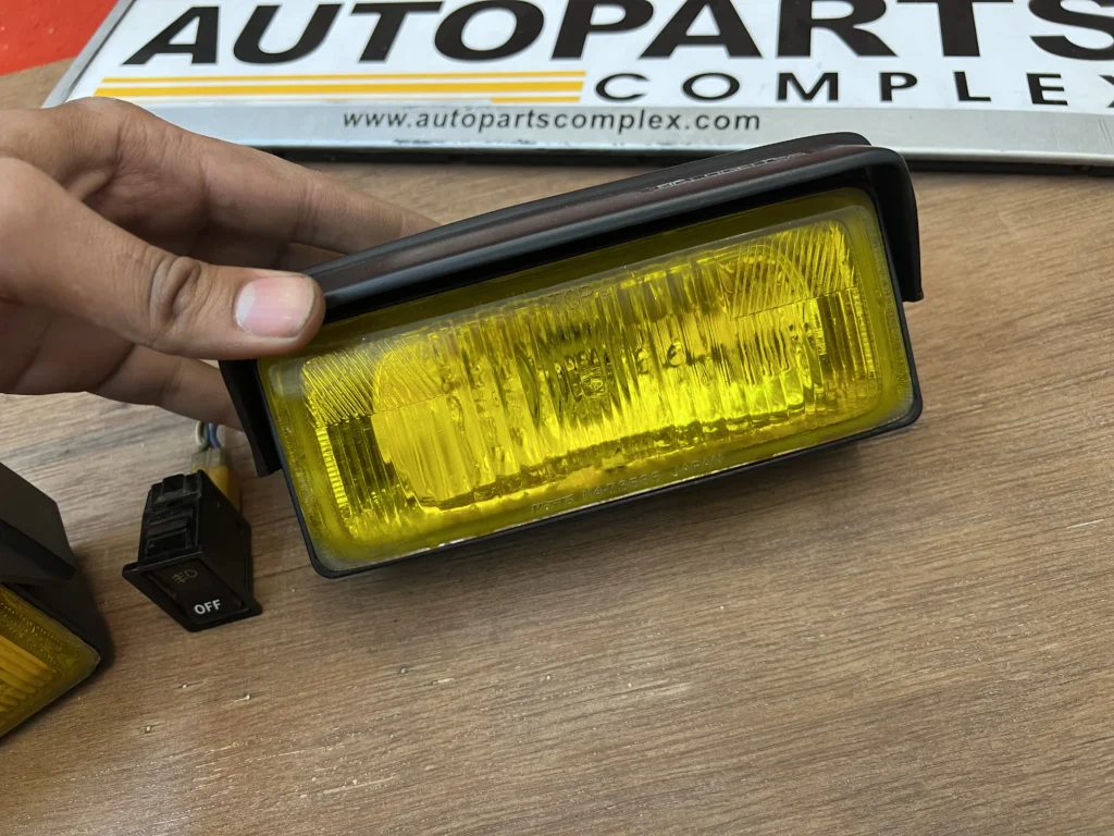 Toyota AE86 retractable Auto-Cover fog lamps (5)
