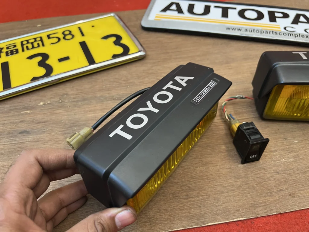 Toyota AE86 retractable Auto-Cover fog lamps (9)