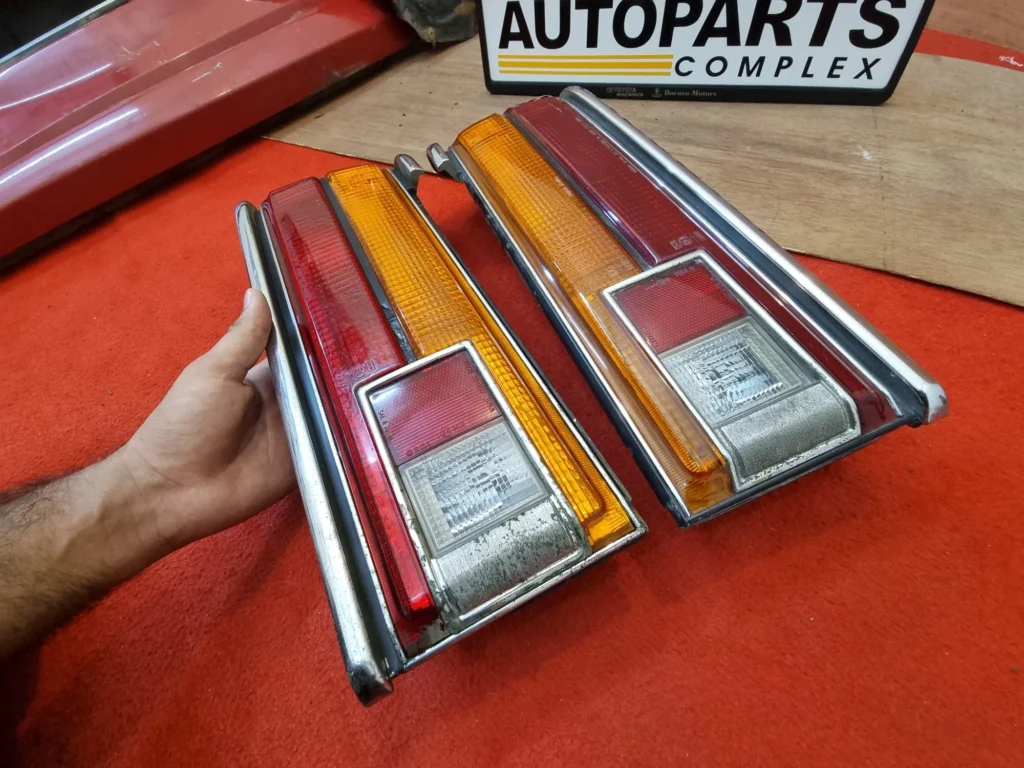 Toyota Corona rt132 rt130 tt132 xt130 liftback tail lights 5