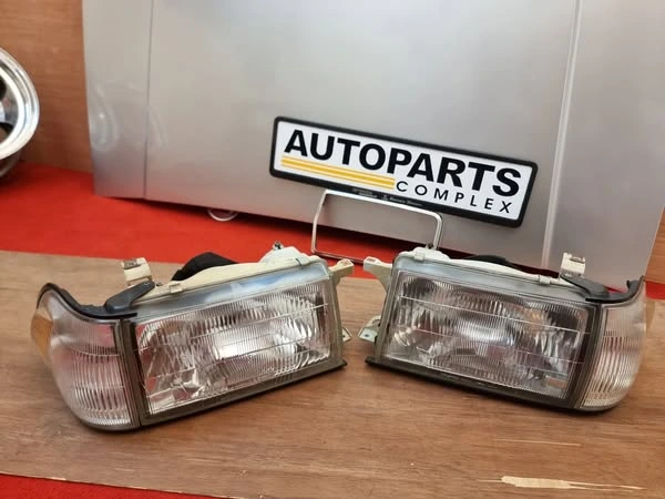Toyota Crown 1989-91 s130 gs131 ms131 headlights1