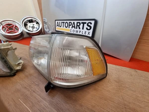 Toyota Crown 1989-91 s130 gs131 ms131 headlights3