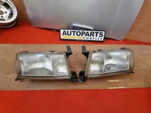 Toyota Crown S140 1991 1992 1993 headlights pair 1