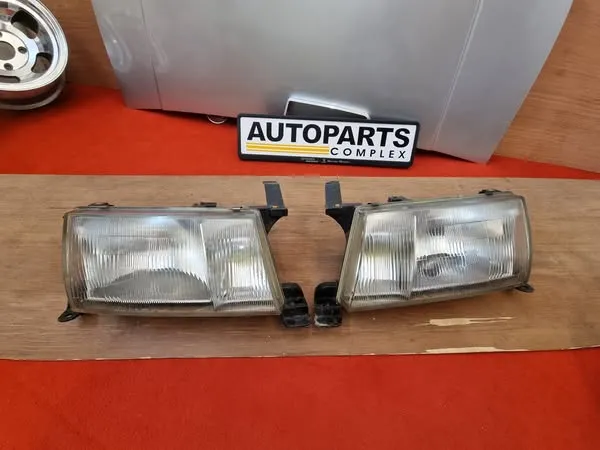 Toyota Crown S140 1991 1992 1993 headlights pair 1
