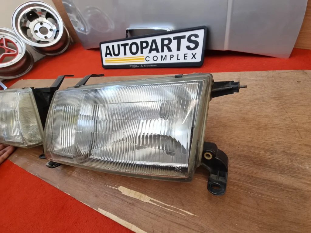 Toyota Crown S140 1991 1992 1993 headlights pair 7