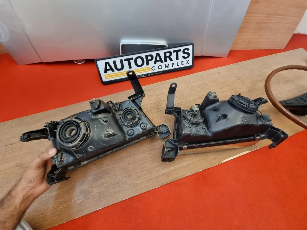 Toyota Crown S140 1991 1992 1993 headlights pair 8