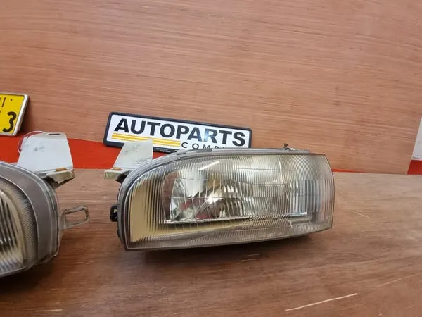 Toyota Sprinter 1991 - 1995 AE100 AE101 headlights pair 4