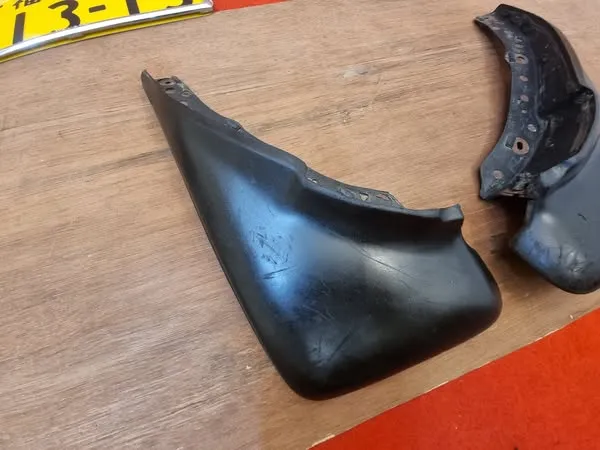 Ae92 corolla 1988 - 1991 front mud flaps 2