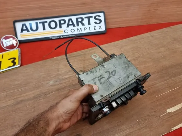 Corolla 1971 - 1974 radio3
