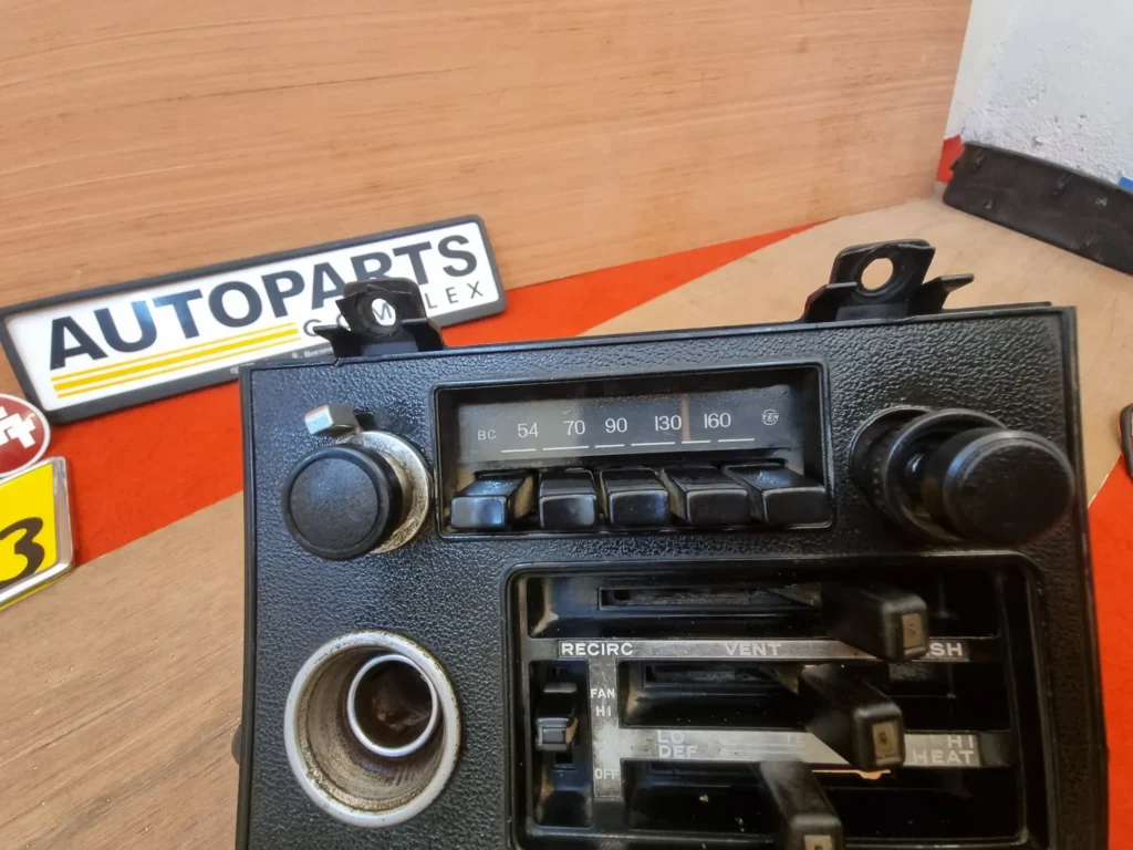 Corolla 1971 - 1974 radio6