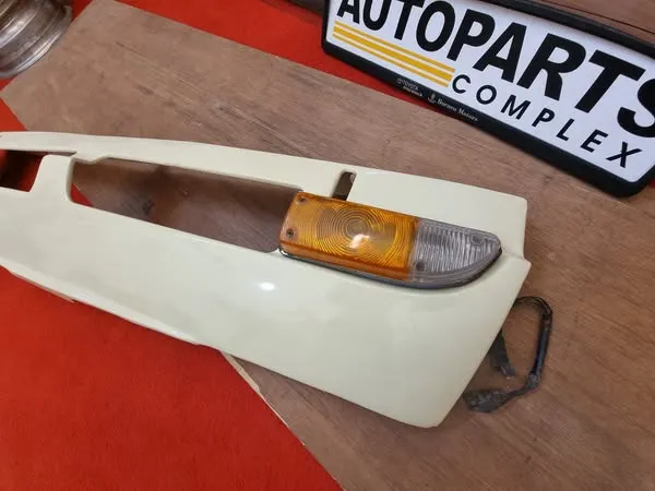 Corolla 1971-74 Ke20 Te27 Ke25 Te21 front apron valance with indicators 4