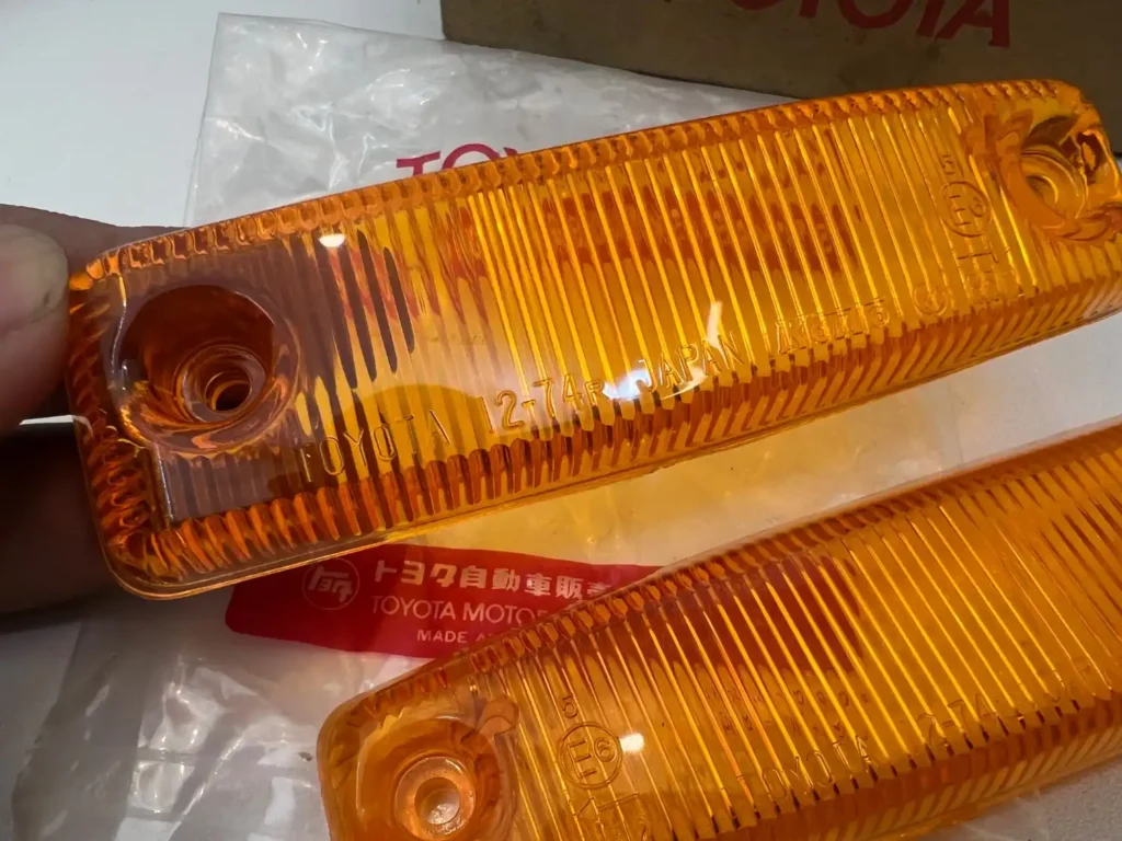 Corolla 1975 - 1979 Ke30 ke35 ke36 fender indicator lenses NOS OEM (5)