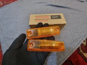 Corolla 1975-79 Ke30 ke35 ke36 fender indicator lenses NOS OEM 1