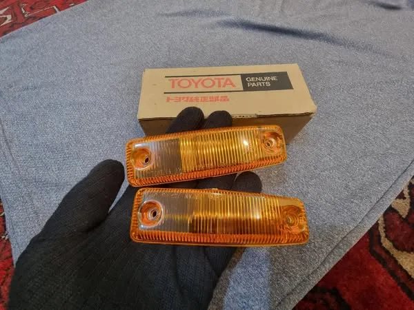 Corolla 1975-79 Ke30 ke35 ke36 fender indicator lenses NOS OEM 1