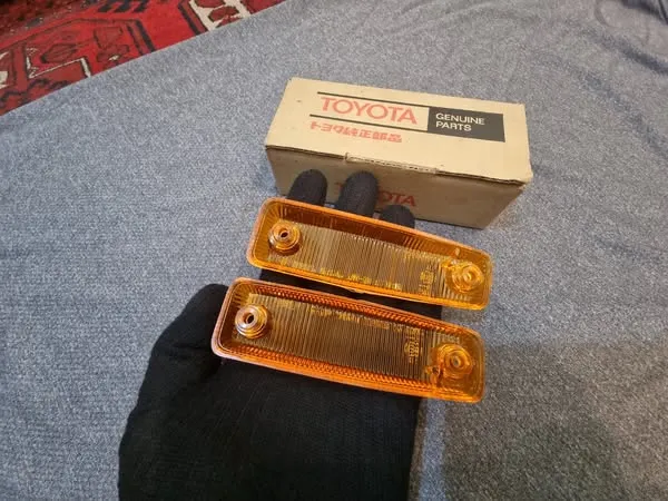Corolla 1975-79 Ke30 ke35 ke36 fender indicator lenses NOS OEM 4