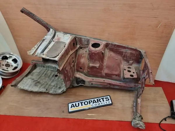 Corolla 1980-83 inner fender apron left side 1