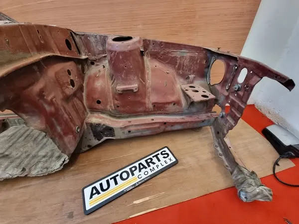 Corolla 1980-83 inner fender apron left side 2