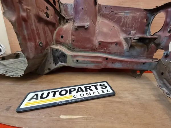 Corolla 1980-83 inner fender apron left side 5