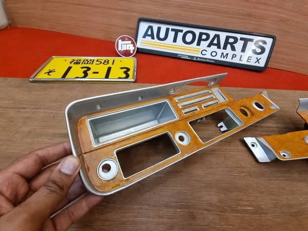 Hilux 1979 1980 1981 RHD Dash bezel 4