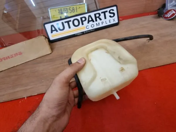 Hilux 1979-83 LN40 LN46 LN41 Coolant reservoir radiator bottle 3