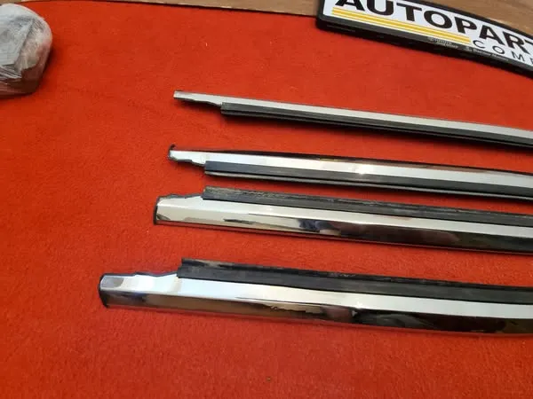 Toyota Corona rt132 rt130 tt132 xt130 Door chrome weatherstrips 2